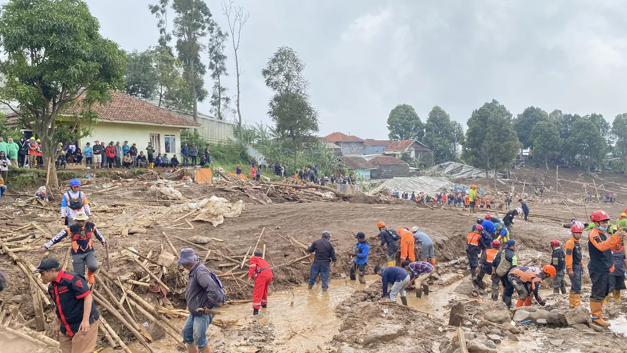 Longsor Cisarua Bandung Barat