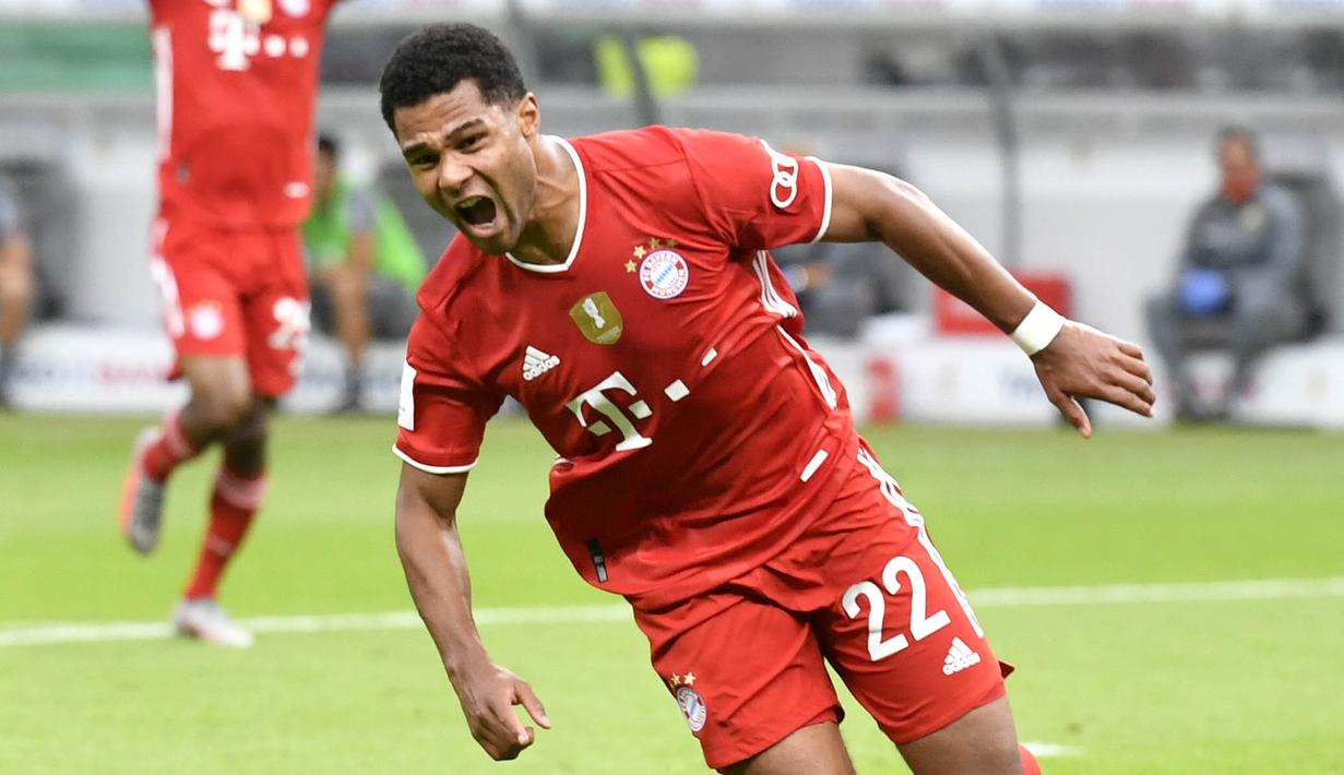 Serge Gnabry - Winger berusia 25 itu tampil luar biasa baik di Bundesliga maupun Liga Champions. Dua dari tiga gol kemenangan Bayern atas Lyon di babak semifinal menjadi bukti betapa bahaya nya pemain buangan Arsenal itu di depan gawang. (AFP/John Macdougall)