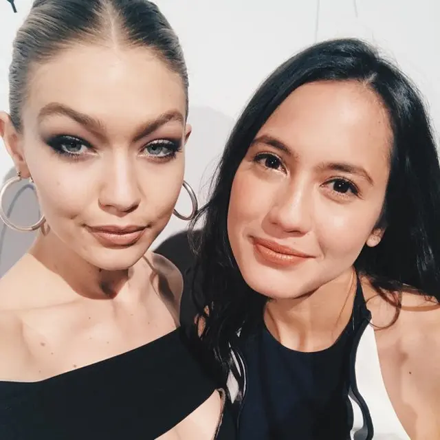Pevita Pearce dan Gigi Hadid