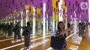 Pengunjung berselfie di Work Life Inspiration Room bertajuk Generasi #BisaBanget Playspace di Senayan City Jakarta, Kamis (15/11/2019). Generasi #BisaBanget Playspace terdiri atas #BisaBanget Inspiration Room berkolaborasi dengan Haluu dan #BisaBanget Inspiration Classes. (Liputan6.com/Fery Pradolo)