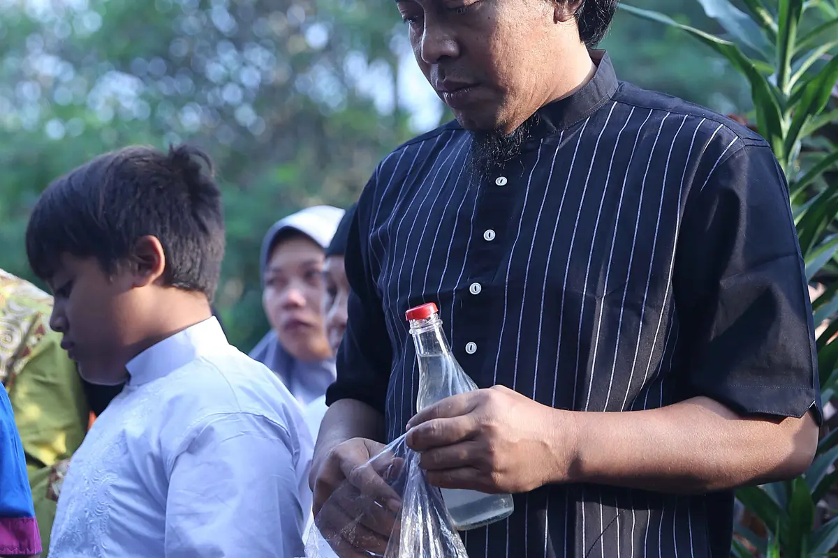 [Bintang] Komeng