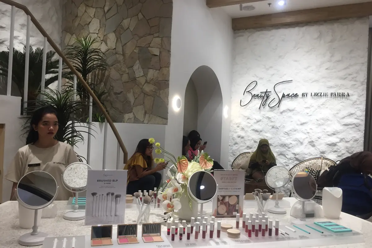 Beauty Space By Lizzie Parra