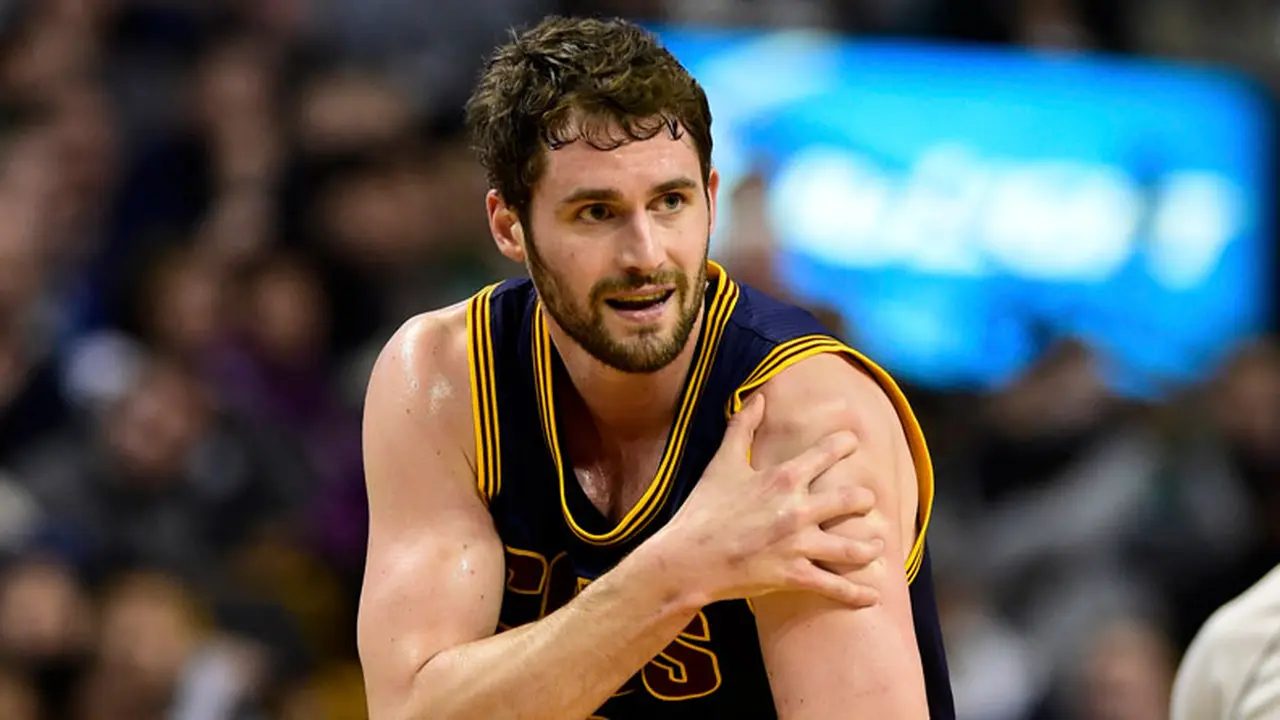 Kevin Love harus absen 6 bulan akibat cedera bahu