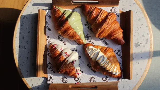 Sensasi nongkrong asik dengan suasana kafe Singapura di Jakarta