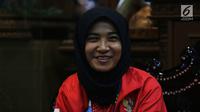 Atlet blind judo, Miftahul Jannah berada di rumah dinas Menteri Pemuda dan Olahraga (Menpora) Imam Nahrawi, di Jakarta Selatan, Selasa (9/10). Miftahul Jannah diskualifikasi di Asian Para Games 2018 karena enggan melepas jilbab. (Merdeka.com/Imam Buhori)