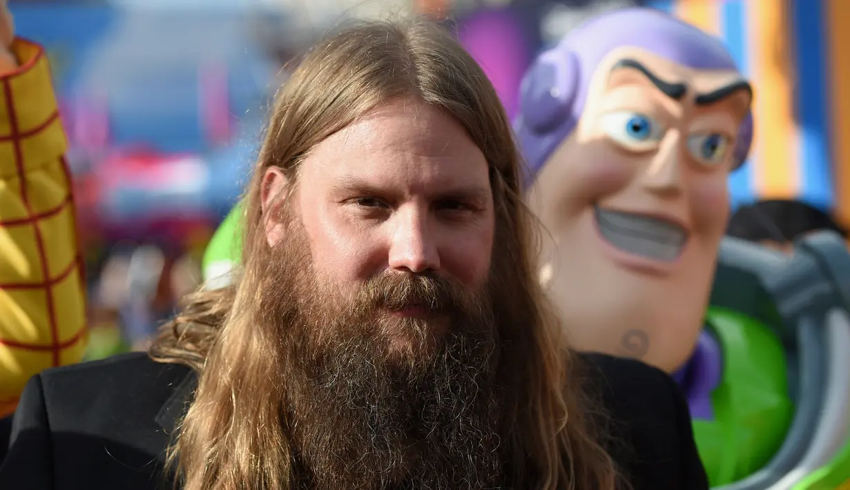 Chris Stapleton tiba menghadiri pemutaran perdana film "Toy Story 4" di El Capitan di Los Angeles (11/6/2019). Toy Story 4 adalah sebuah film komedi percintaan animasi komputer 3D Amerika 2019 yang direncanakan dirilis pada 21 Juni 2019. (AP Photo/Chris Pizzello)