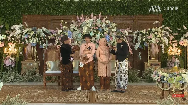 8 Momen Tedak Siten Ameena Anak Atta dan Aurel Hermansyah, Kental Adat Jawa