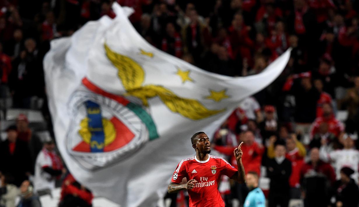 Ekspresi pemain Benfica, Anderson Talisca, setelah mencetak gol ke gawang Bayern pada leg kedua perempat final Liga Champions di Estadio da Luz, Lisbon, Kamis (14/4/2016) dini hari WIB. (AFP/Francisco Leong) 