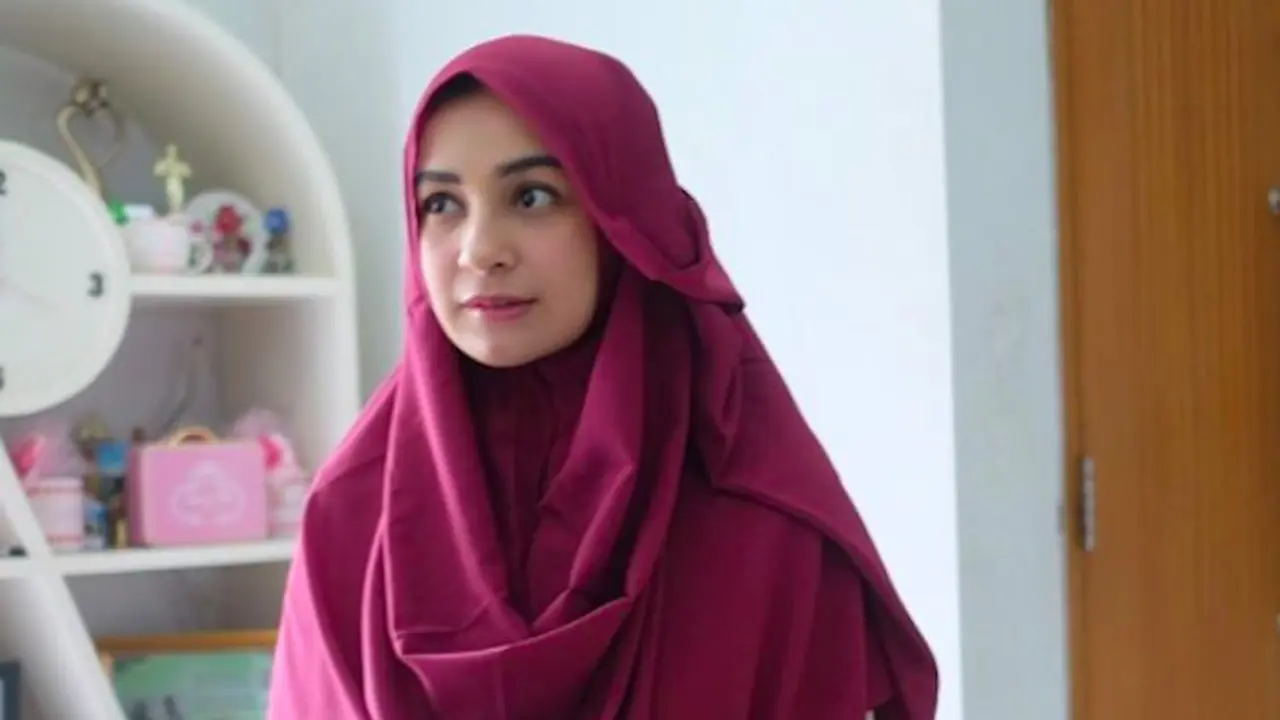 [Bintang] Gaya hijab Shireen Sungkar