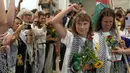 Untuk diketahui, armada Global Sumud Flotilla berlayar sejak bulan lalu untuk mengangkut bantuan ke Gaza yang dilanda perang. Kapal-kapal ini mengangkut bantuan serta para politisi dan aktivis, termasuk aktivis iklim asal Swedia Greta Thunberg. (AP Photo/Petros Giannakouris)