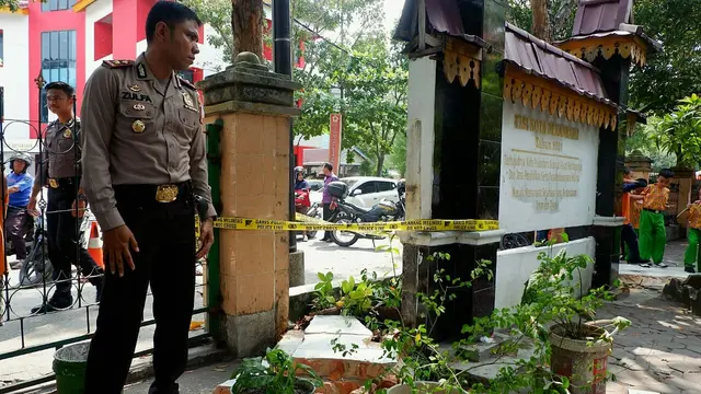 Tembok Sekolah Roboh
