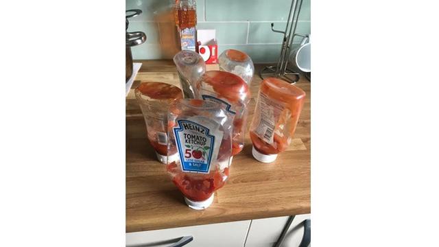 5 Foto Kamar Jorok Bak Kapal Pecah, Bikin Geleng-geleng