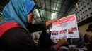 Menurut Joko, bersama dengan proses pelipatan surat suara pihaknya masih menunggu kedatangan surat suara DPR RI. Sementara surat suara untuk DPRD I, DPRD II, DPD, capres-cawapres seluruhnya sudah terkirim di gudang logistik KPU Bantul. (DEVI RAHMAN/AFP)