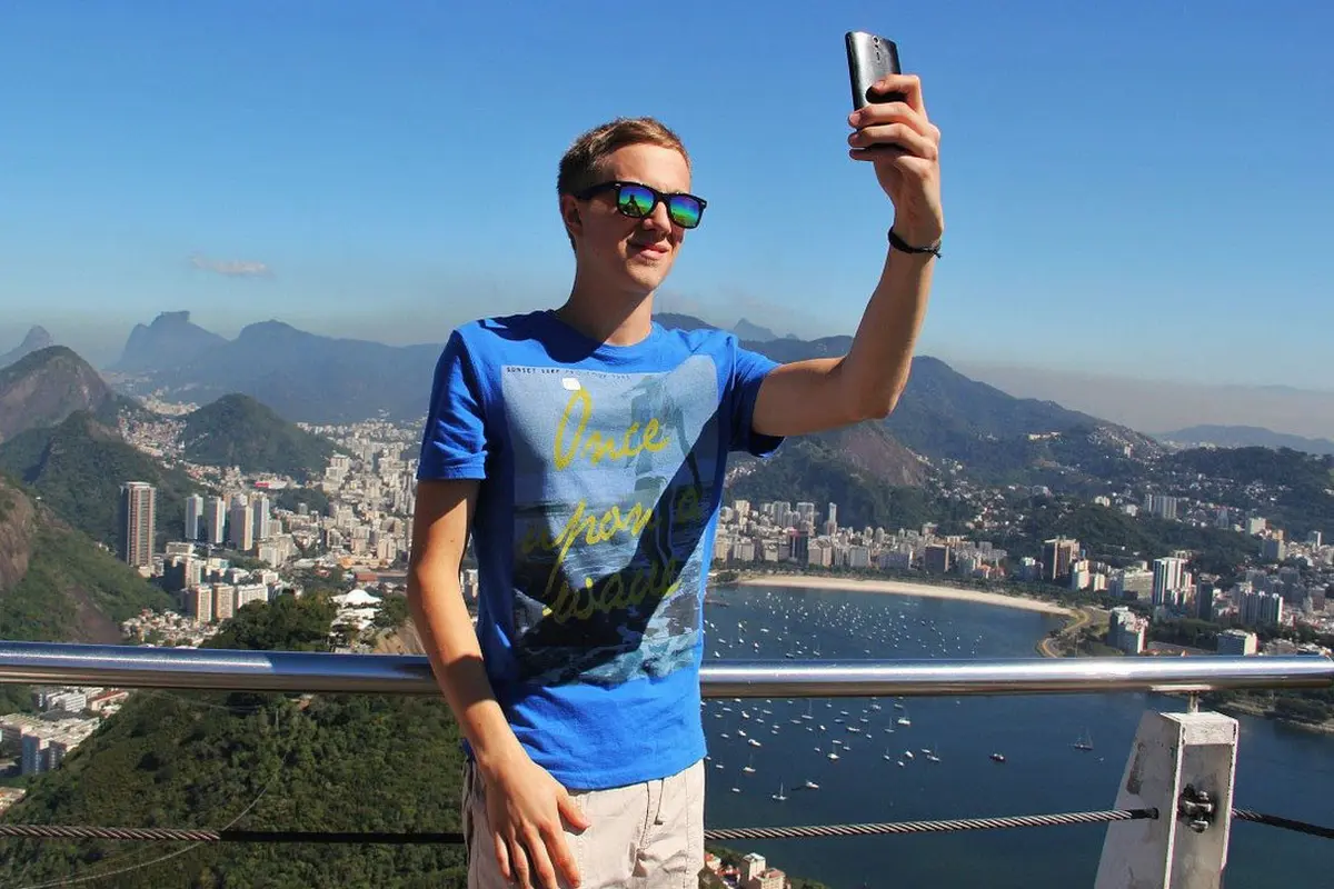 Ilustrasi swafoto, selfie