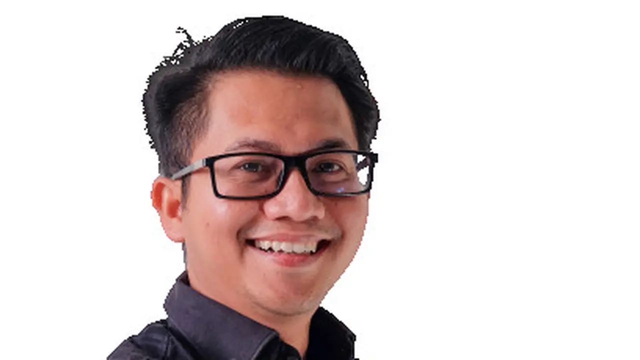 Maula Nikma, salah seorang pengajar bahasa Inggris di Indonesia dengan dua sertifikasi internasional.