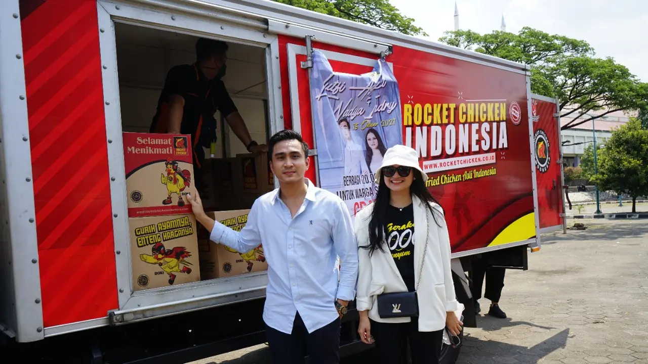 Lutfi Agizal Berbagi 20 Ribu Paket Makanan