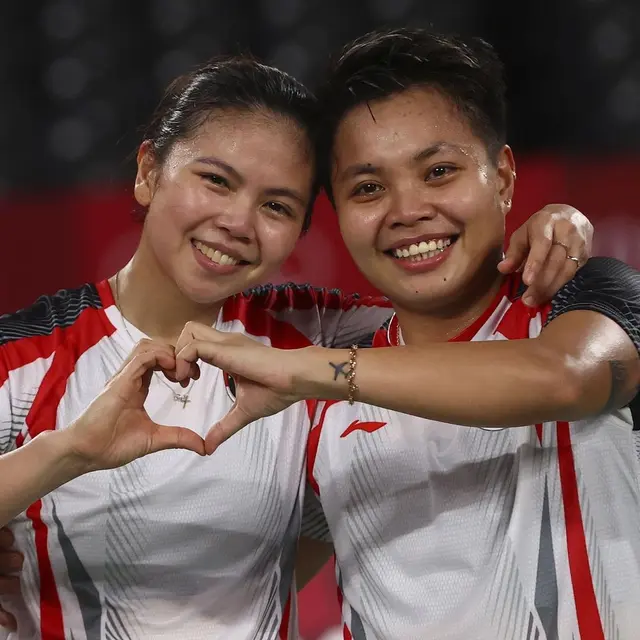 6 Potret Kemenangan Greysia Polii dan Apriyani Rahayu, Bawa Pulang Medali Emas