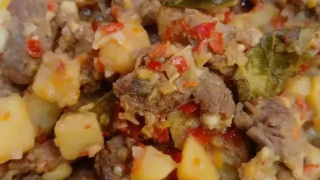 Resep oseng daging sapi rica sambal mercon. (dok. Cookpad @cook_10000502)