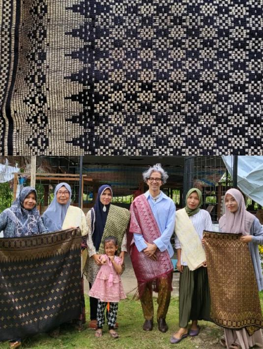 Didiet Maulana menerangkan, busana ini diciptakan karena terinspirasi langit malam yang bersinar karena pesona bintang. Foto ini potret para penenun yang membuat karya songket Aceh nan indah yang membalut tubuh Ariel Tatum. Tara Gemilang diciptakan dari tenunan songket penuh cinta oleh para penenun muda di bumi Serambi Makkah. (Foto: Dok. Instagram @didietmaulana)