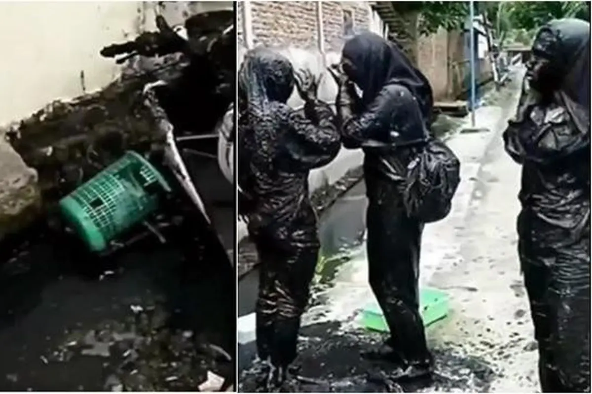 Tiga siswi boncengan motor nyungsep ke selokan penuh lumpur warna hitam. (Sumber: Twitter/cenayangfilm)