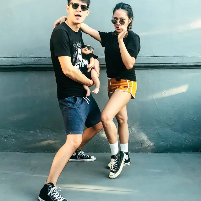 6 Potret Keluarga Kecil Marcell Darwin dan Nabila Faisal, Penuh Kehangatan