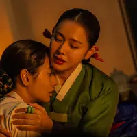Nana dan Son Ye Jin di THE SCANDAL. (netflix)