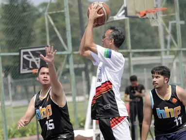 Keseruan CEO KKR Cup kembali berlanjut, kali ini dengan turnamen Basket 3 lawan 3. (Bola.com/Agri Aulian Perdana)