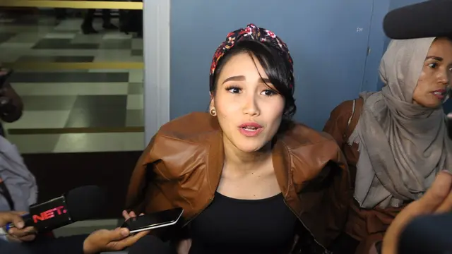 [Bintang] Ayu Ting Ting