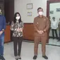 Satgas Toilet Indonesia Saat Bertemu Wagub Banten, Andhika Hazrumi di Kantornya. (Senin, 5/4/2021). (Liputan6.com/Yandhi Deslatama).