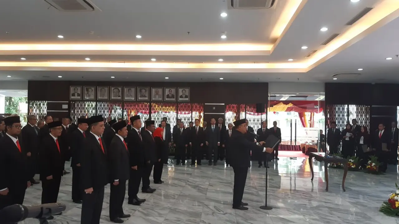 Menteri Energi Sumber Daya Mineral (ESDM) Ignasius Jonan melantik Fatar Yani sebagai Wakil Kepala SKK Migas.