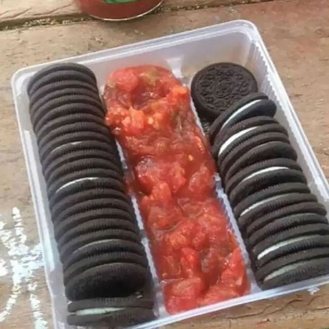 6 Cara Nyeleneh Menikmati Makanan Ringan Ini Bikin Tepuk Jidat