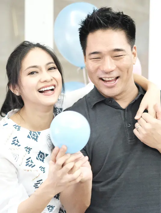 Rini Yulianti dan Michale Andrew