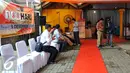 Suasana hari pertama pendaftaran calon Pilkada 2015 di kantor KPU Kota Depok masih terlihat sepi, Jakarta, Minggu (26/7/2015). Diperkirakan para pasangan bakal calon Walikota akan mulai mendaftar diri pada Senin (27/7) besok.(Liputan6.com/Yoppy Renato)