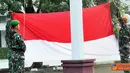 Citizen6, Jakarta: Pengibaran Bendera di Mabes TNI pada Rabu (18/05) untuk merayakan Hari Kebangkitan Nasional dan Hari Pendidikan Nasional.