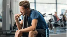 Tidak makan sebelum olahraga dapat berbahaya bagi tubuh, baik dalam jangka pendek maupun panjang. Apa yang biasa terjadi?