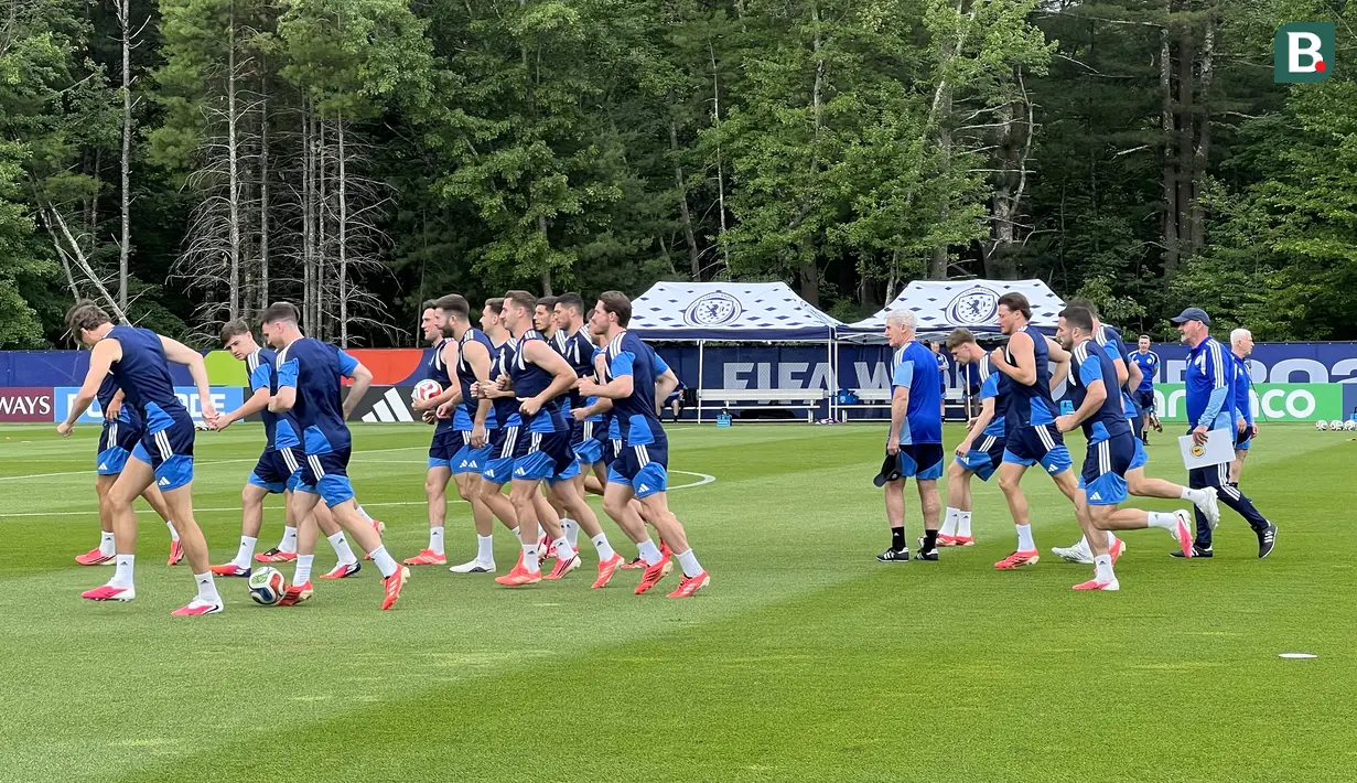 Pemain Timnas Skotlandia menjalani sesi latihan di New England Revolution Training Center, Boston, Amerika Serikat, Kamis (18/6/2026). Sejumlah pemain bintang seperti Andy Robertson, Scott McTominay, dan John McGinn, tampak berlatih serius sebagai persiapan menghadapi laga lanjutan Grup C Piala Dunia 2026. (KLY Sports/Hery Kurniawan)