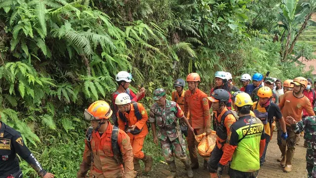 Satu korban tertimbun longsor di Desa Cibunian, Kecamatan Pamijahan, Kabupaten Bogor, Jawa Barat, berhasil ditemukan Sabtu siang (25/6/2022).