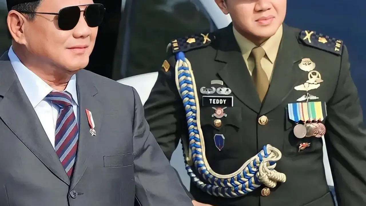 Potret Mayor Teddy bersama Prabowo Subianto
