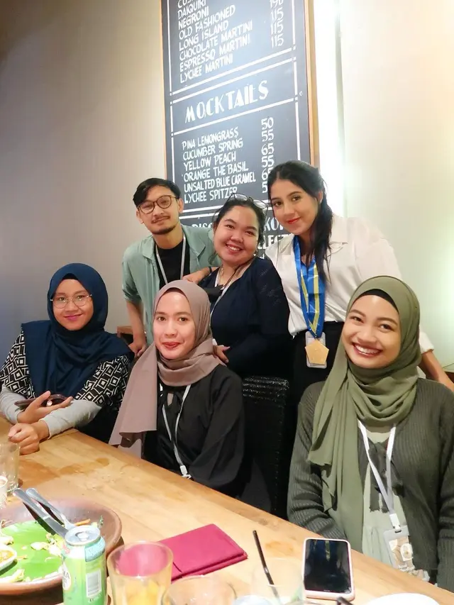 Raih Gelar S2, Ini 7 Potret Kelulusan Nessie Judge yang Penuh Kebahagiaan