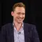 Tom Hiddleston Sebut Menjadi Ayah sebagai Peran Terpenting dalam Hidupnya