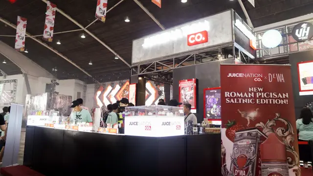 Marcello Tahitoe meriahkan peluncuran liquid Roman Picisan di  di Surabaya Vape Heroes (SVH), Surabaya 2- 3 Juli 2022