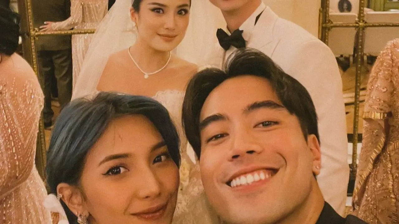 Gaya Si ‘Duta Kondangan’ Vidi Aldiano dan Sheila Dara Hadiri Pernikahan Kevin Sanjaya-Valencia Tanoe di Paris