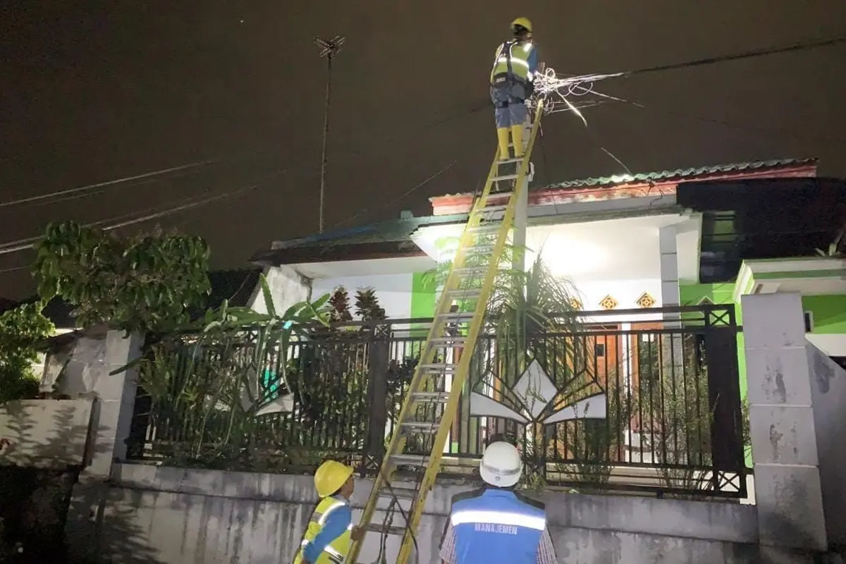Sebanyak lebih dari 29 ribu pelanggan PLN di wilayah terdampak erupsi Gunung Semeru yang terjadi pada Minggu (4/12) kini kembali dapat menggunakan listrik PLN. (Dok PLN)