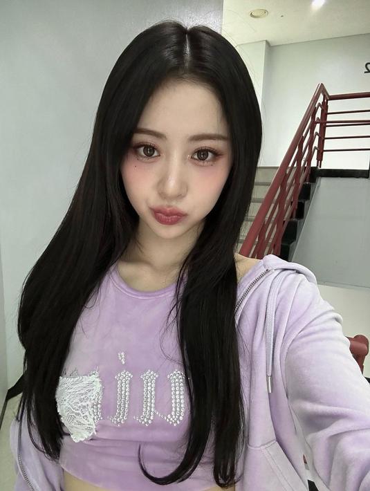 Yunjin Le Sserafim. (Instagram/ jenaissante)