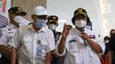 <p>Menteri Lingkungan Hidup dan Kehutanan Siti Nurbaya (kanan) saat memantau mudik di Terminal Penumpang Pelabuhan Tanjung Priok, Jakarta, Selasa (26/4/2022). Kunjungan tersebut dalam rangka memantau persiapan mudik minim sampah. (Liputan6.com/Herman Zakharia)</p>