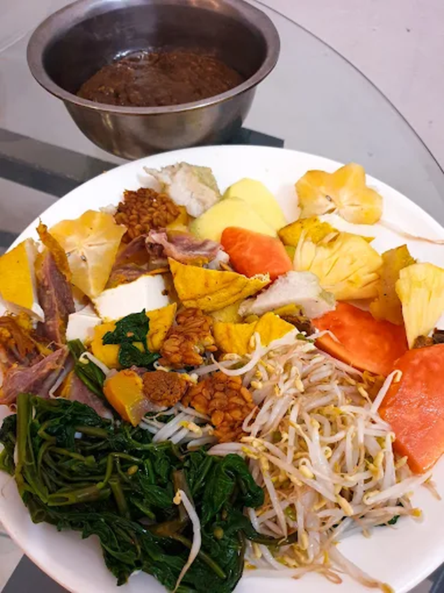 9. Rujak Cingur Bu Nasir