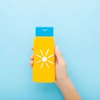 Kenali tanda-tanda yang menunjukkan bahwa sunscreen tidak bekerja maksimal di kulit/copyright shutterstock/FotoDuets