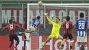 FC Porto membuat 11 tembakan dengan mengarah 5 ke gawang. Sementara, AC Milan hanya bikin 7 percobaan dengan 2 on target. (AP/Luca Bruno)