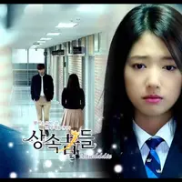 Kalau kamu nggak bisa menahan ketawa sebaiknya jangan melihat foto-foto artis Korea palsu ini.
