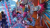 Aztec, salah satu inspiraasi kostum dalam Jember Fashion Carnaval 2019. (Liputan6.com/Dinny Mutiah)